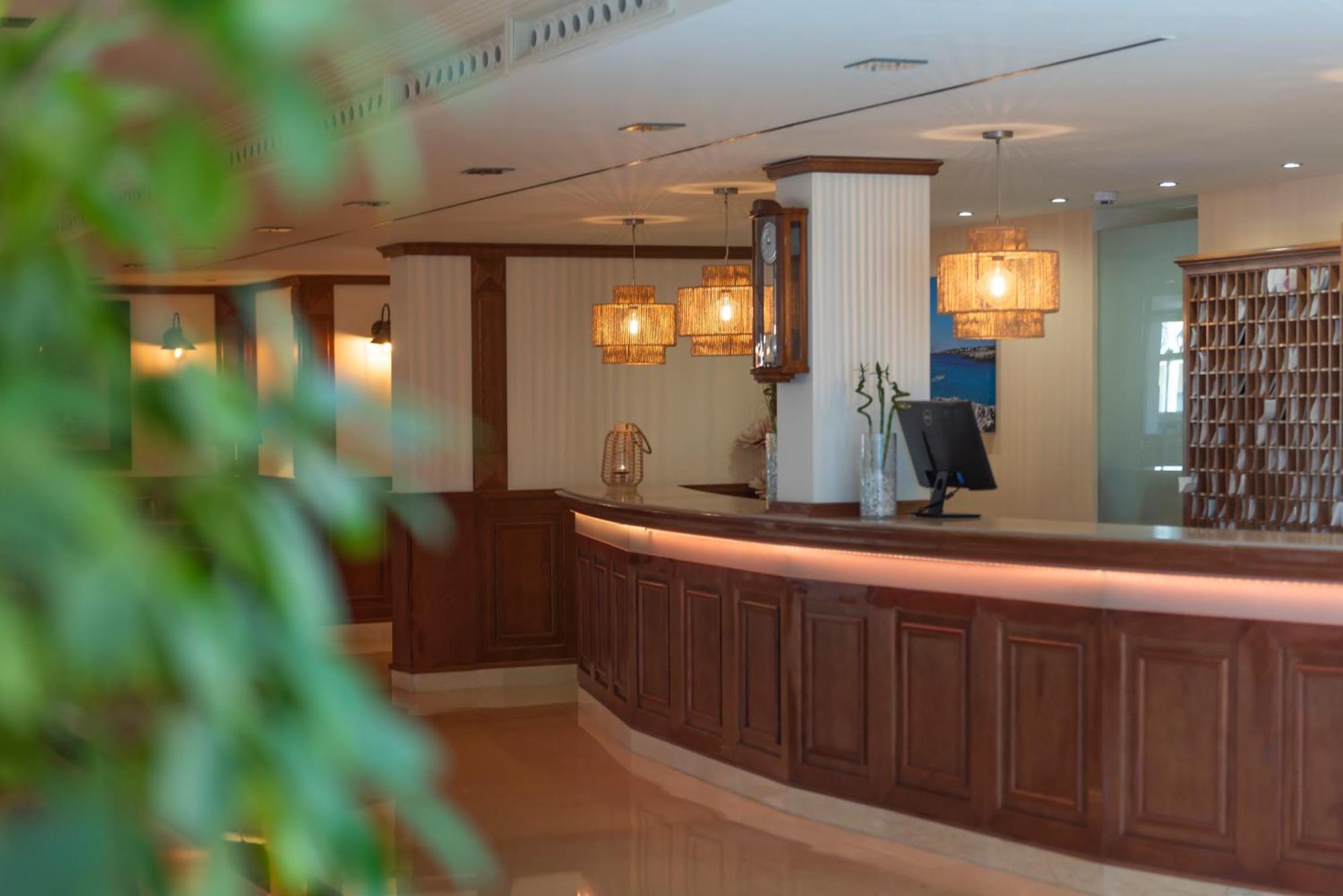 วาเลนติน สตาร์ เมนอร์กา - สำหรับผู้ใหญ่เท่านั้น Hotel ซิวตาเดญา ภายนอก รูปภาพ